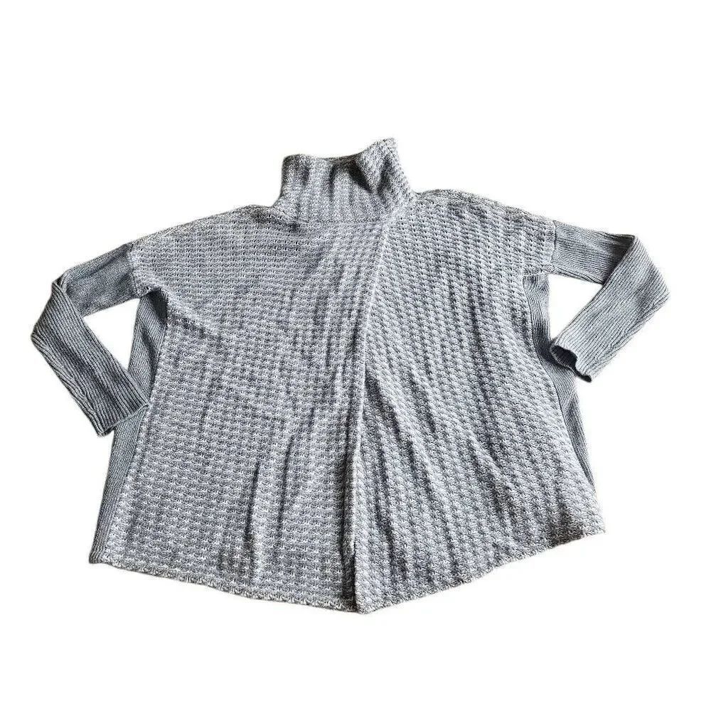 Club monaco womens Sz XS 100% Italian cashmere oversized sweater poncho